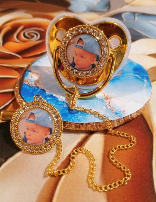 Tétine, sucette avec attache doré personnalisé avec la photo / logo de votre choix 