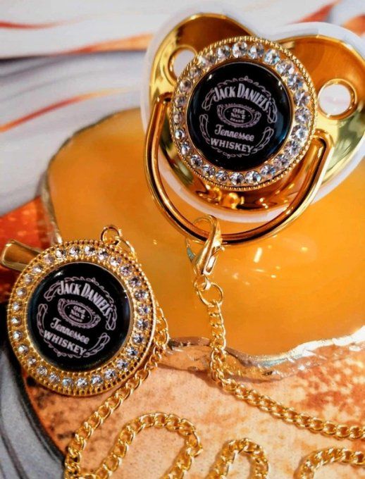 Tétine, sucette avec attache Jack Daniel's 