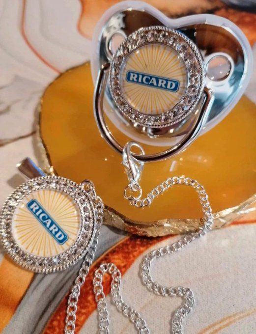Tétine, sucette avec attache RICARD