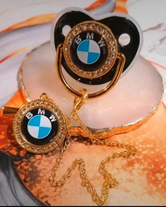 Tétine, sucette avec attache BMW