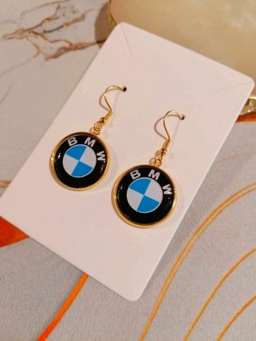 Boucle d'oreille BMW
