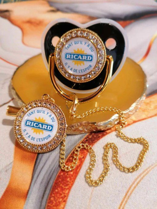 Tétine, sucette avec attache TANT QU'IL Y A DU RICARD IL Y A DE L'ESPOIR