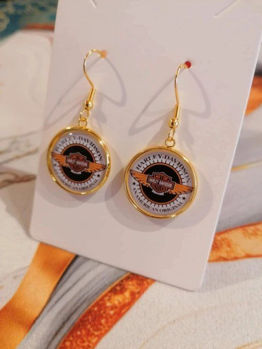 Boucles d’Oreilles Harley Davidson – Dorées ou Argentées