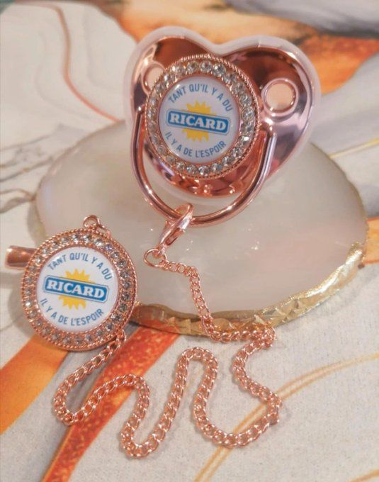 Tétine, sucette avec attache TANT QU'IL Y A DU RICARD IL Y A DE L'ESPOIR 