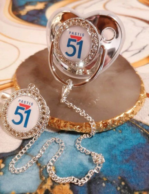 Tétine, sucette avec attache Pastis 51