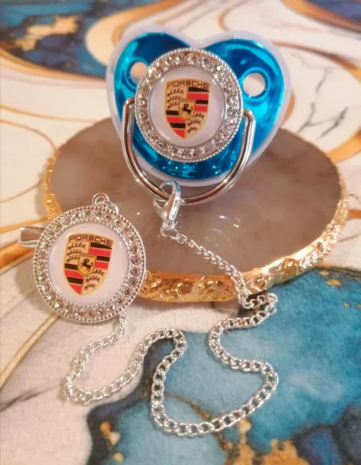 Tétine, sucette avec attache Porsche 