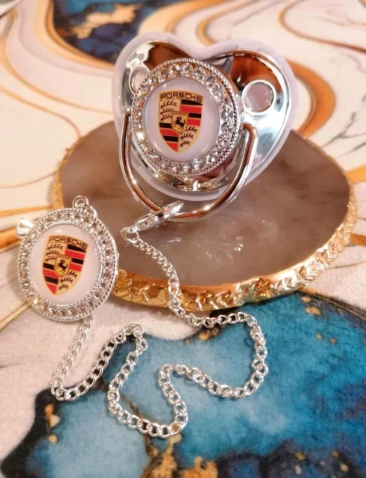 Tétine, sucette avec attache Porsche 