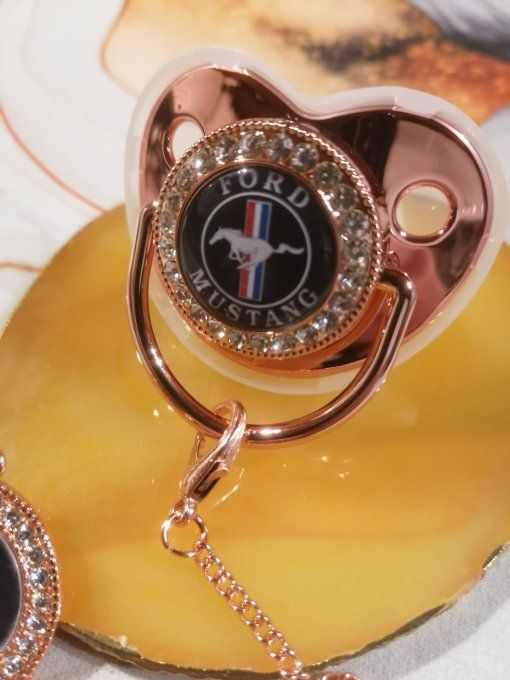 Tétine, sucette avec attache Ford Mustang 