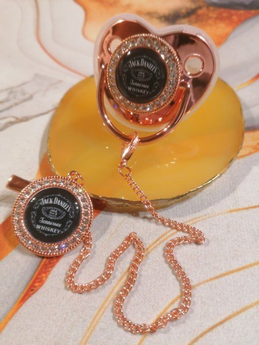 Tétine, sucette avec attache Jack Daniel's 