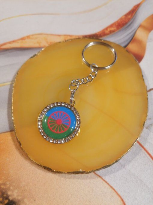 Porte clé drapeau voyageur gitan 