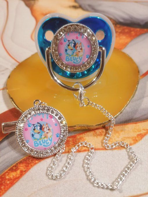 Tétine, sucette avec attache Bluey bleu rose 