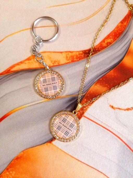 Coffret 2-en1 : Collier + Porte-clé BURBERRY