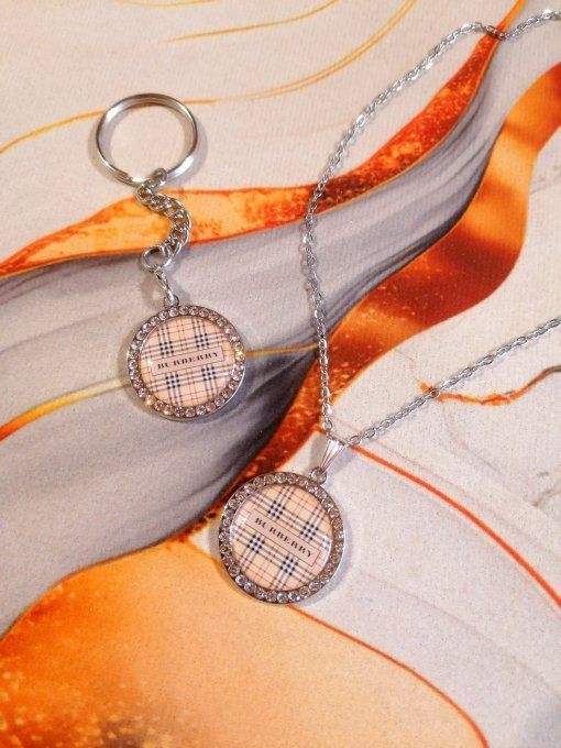 Coffret 2-en1 : Collier + Porte-clé BURBERRY