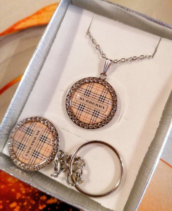 Coffret 2-en1 : Collier + Porte-clé BURBERRY