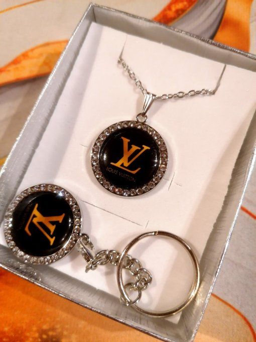 Coffret 2-en1 : Collier + Porte-clé LOUIS VUITTON 