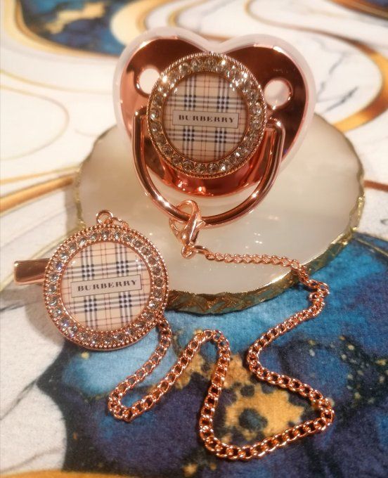 Tétine, sucette avec attache Burberry 