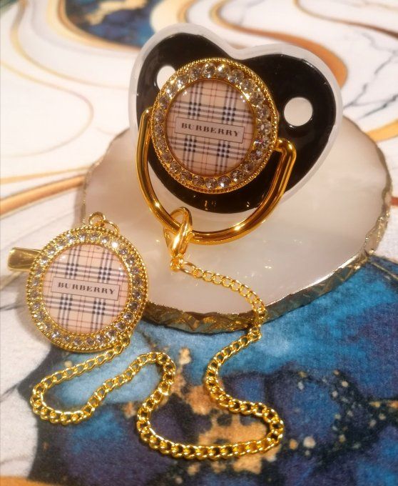 Tétine, sucette avec attache Burberry 
