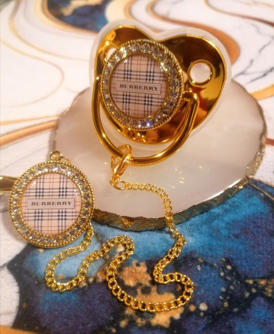 Tétine, sucette avec attache Burberry 