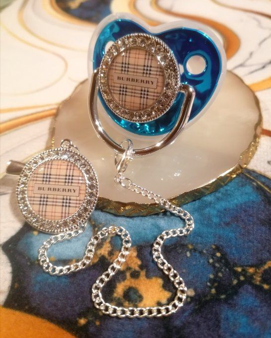 Tétine, sucette avec attache Burberry 