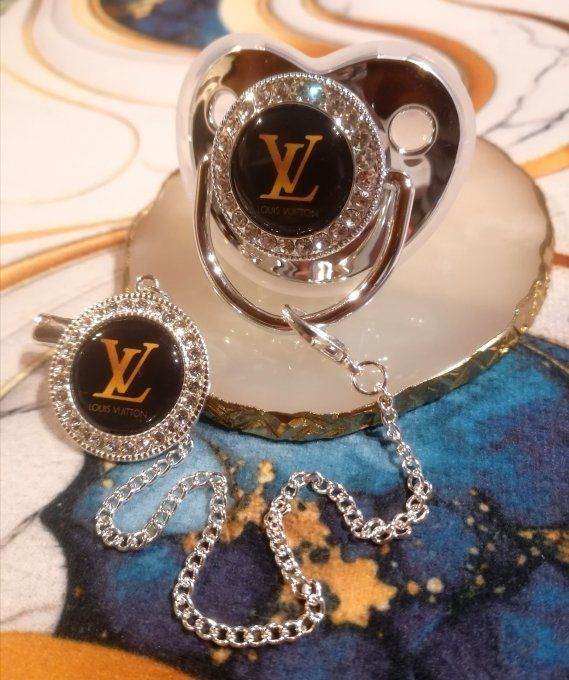 Tétine, sucette avec attache Louis Vuitton 