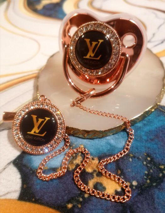 Tétine, sucette avec attache Louis Vuitton 