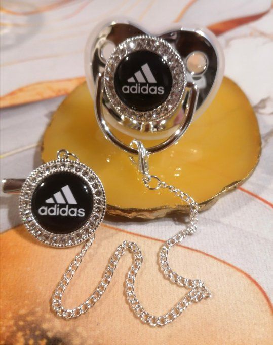 Tétine, sucette avec attache Adidas