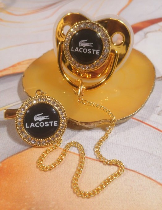 Tétine, sucette avec attache Lacoste  - Copie
