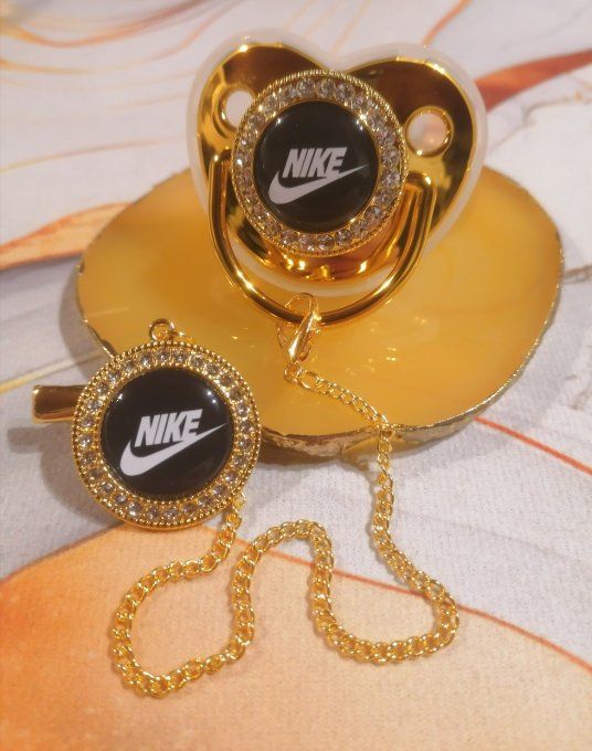 Tétine, sucette avec attache Nike 