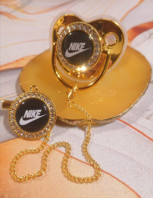 Tétine, sucette avec attache Nike 