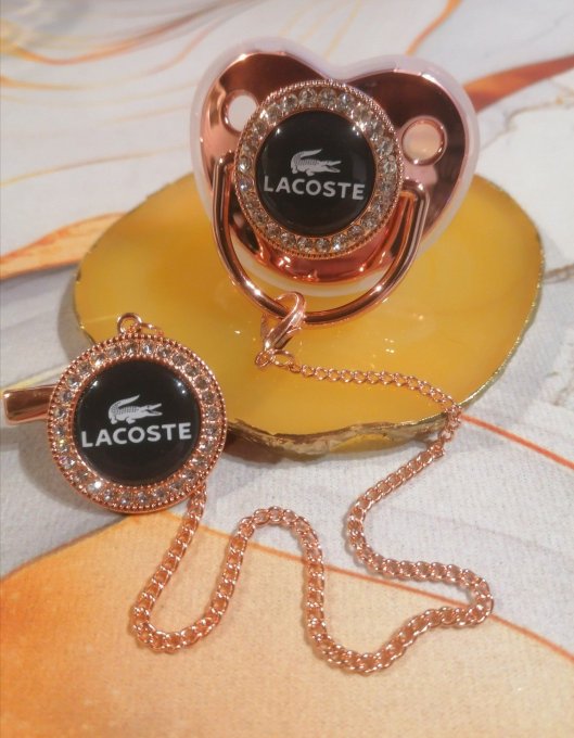 Tétine, sucette avec attache Lacoste  - Copie