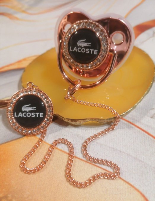 Tétine, sucette avec attache Lacoste  - Copie