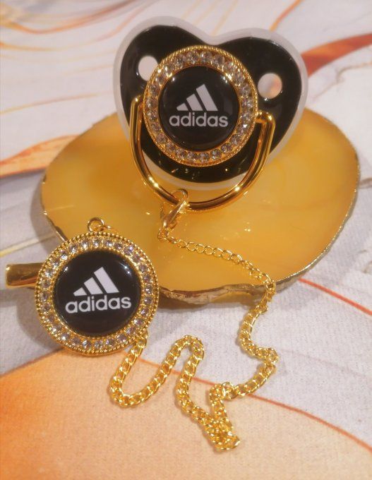 Tétine, sucette avec attache Adidas