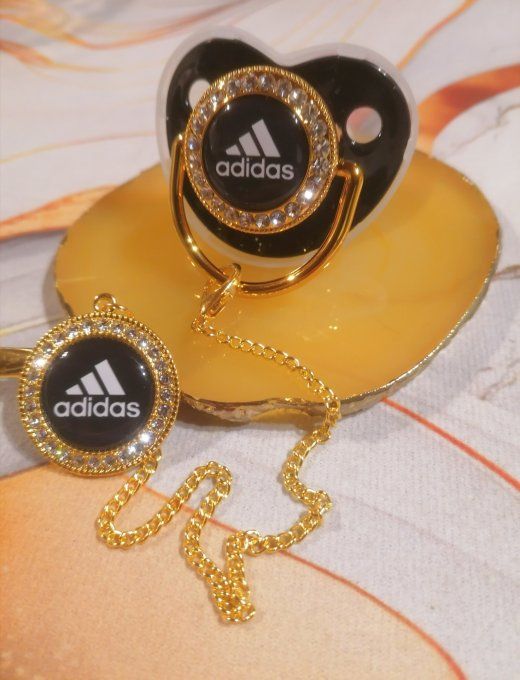 Tétine, sucette avec attache Adidas