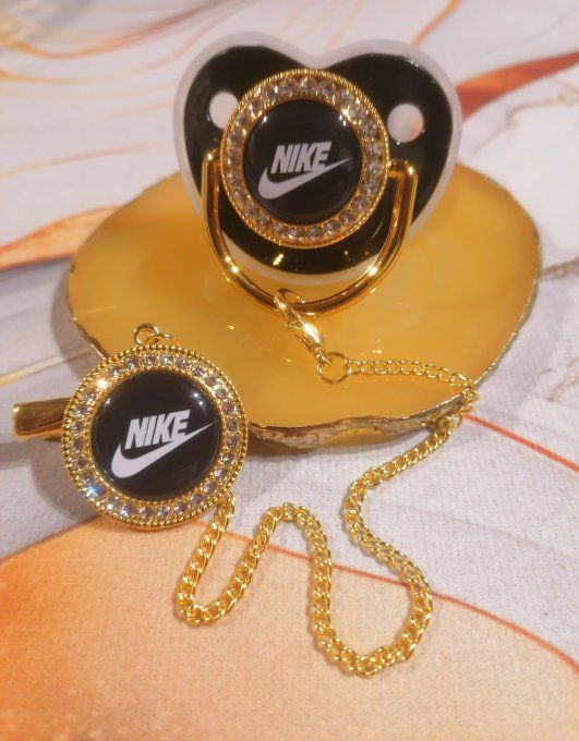 Tétine, sucette avec attache Nike 
