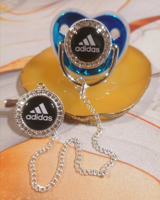 Tétine, sucette avec attache Adidas