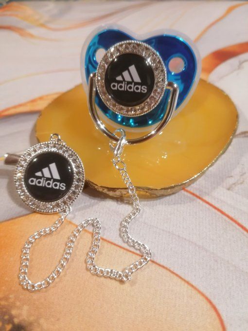 Tétine, sucette avec attache Adidas