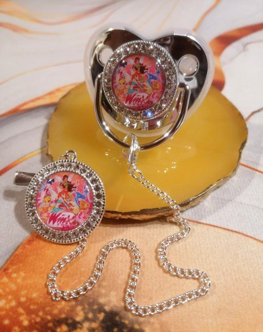Tétine, sucette avec attache Winx Club 