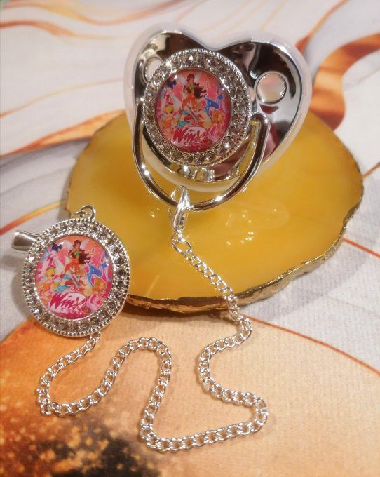 Tétine, sucette avec attache Winx Club 