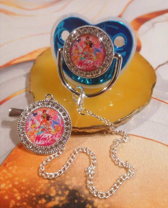 Tétine, sucette avec attache Winx Club 