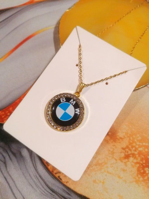 Collier pendentif BMW strass 