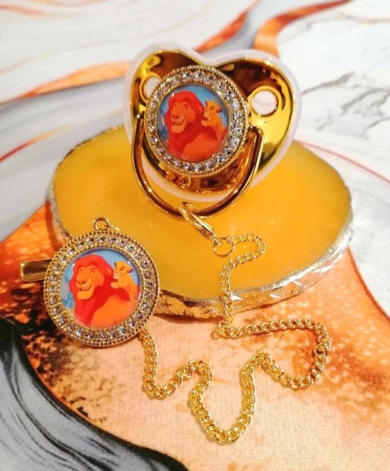 Tétine, sucette avec attache Le Roi Lion Simba 