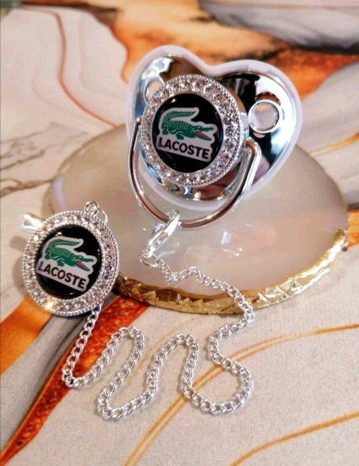 Tétine, sucette avec attache Lacoste 