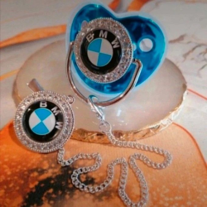 Tétine, sucette avec attache BMW